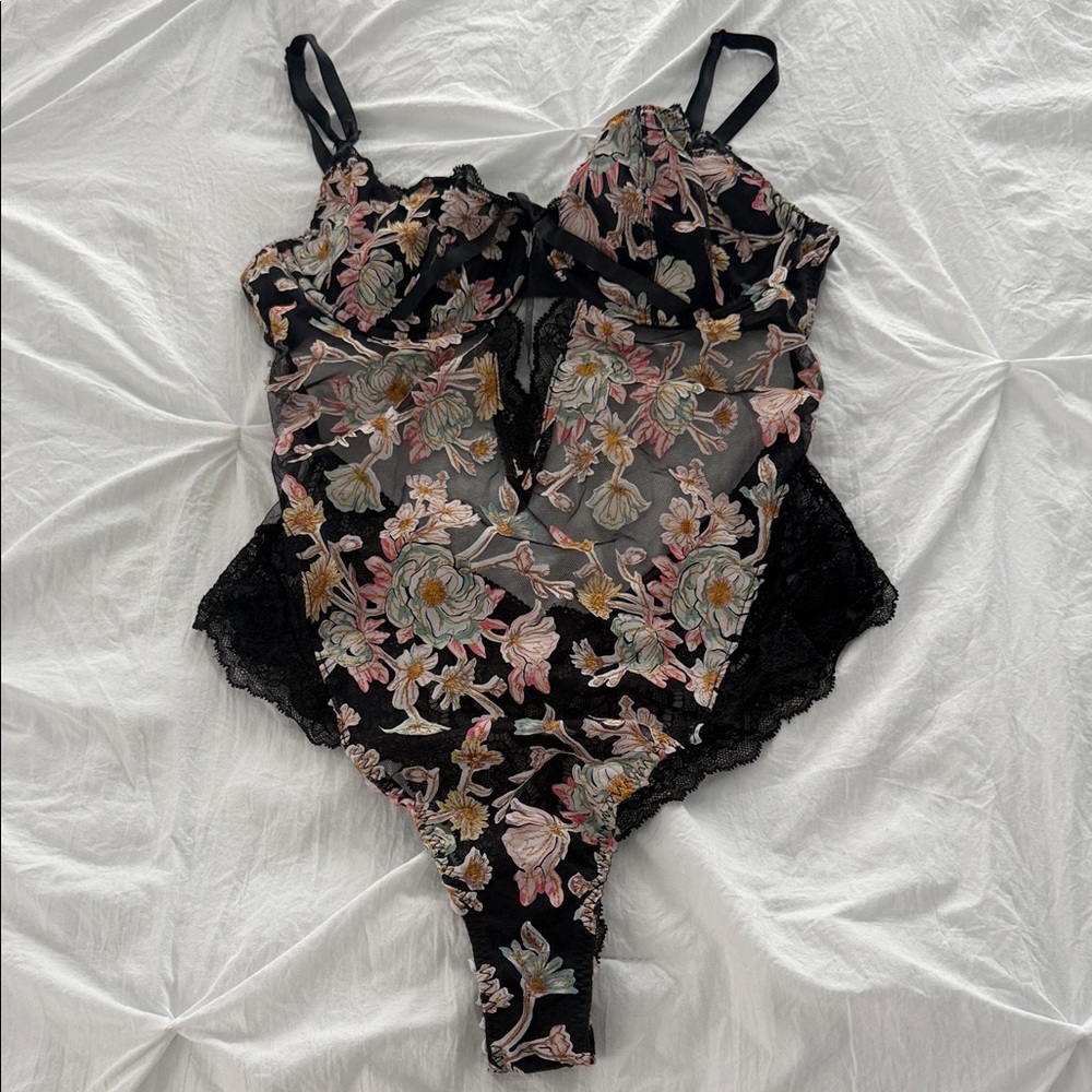 Victoria's Secret Black Lace Dream Angels Bodysuit Size Medium